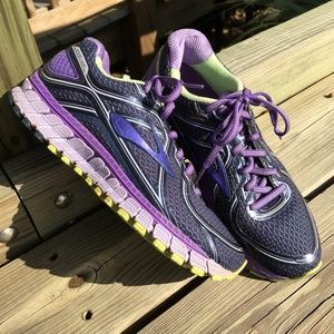 SOLD Brooks GTS-15 Road Running Shoes